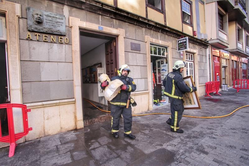 Incendio en el Ateneo lagunero