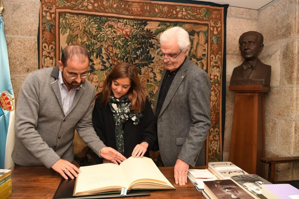 Inés Rey visita a Real Academia Galega