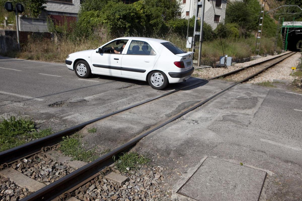 Paso a nivel de La Oscura, en una imagen de archivo.