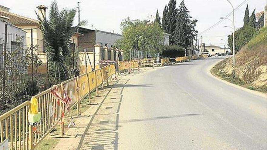 El Ayuntamiento interviene en la Ronda de Baena