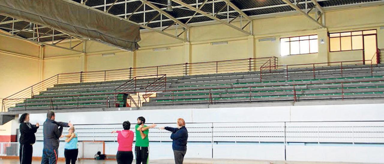 Un momento de la actividad que tiene lugar en el pabellón del polideportivo de San Vicente del Raspeig.