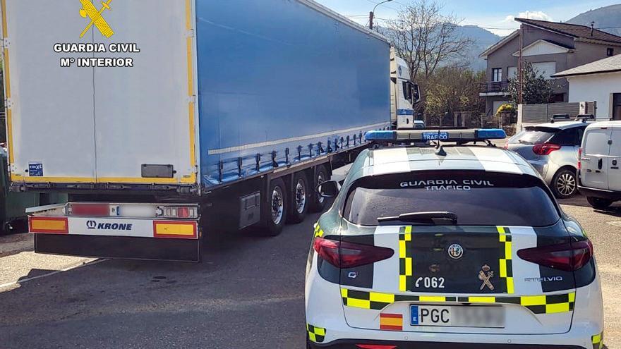 Investigan a un camionero de Gijón que dio positivo en cocaína y conducía de manera temeraria en plena A8