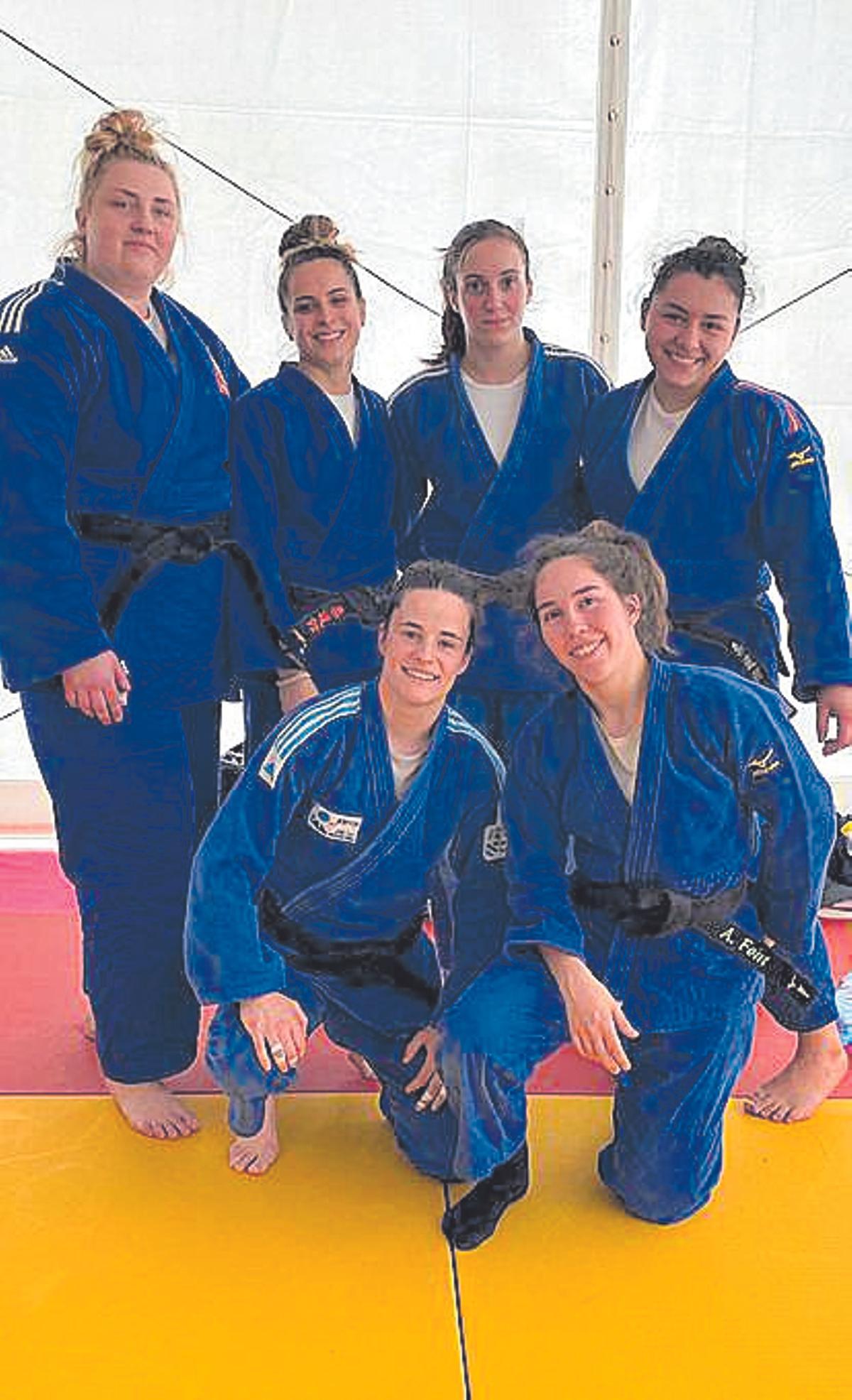 Imagen del equipo femenino del Judokan.