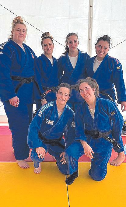 Imagen del equipo femenino del Judokan.