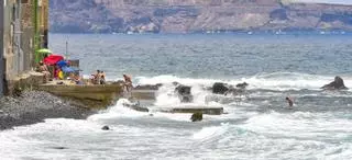 La seguridad en las playas canarias requiere de 1.500 socorristas más