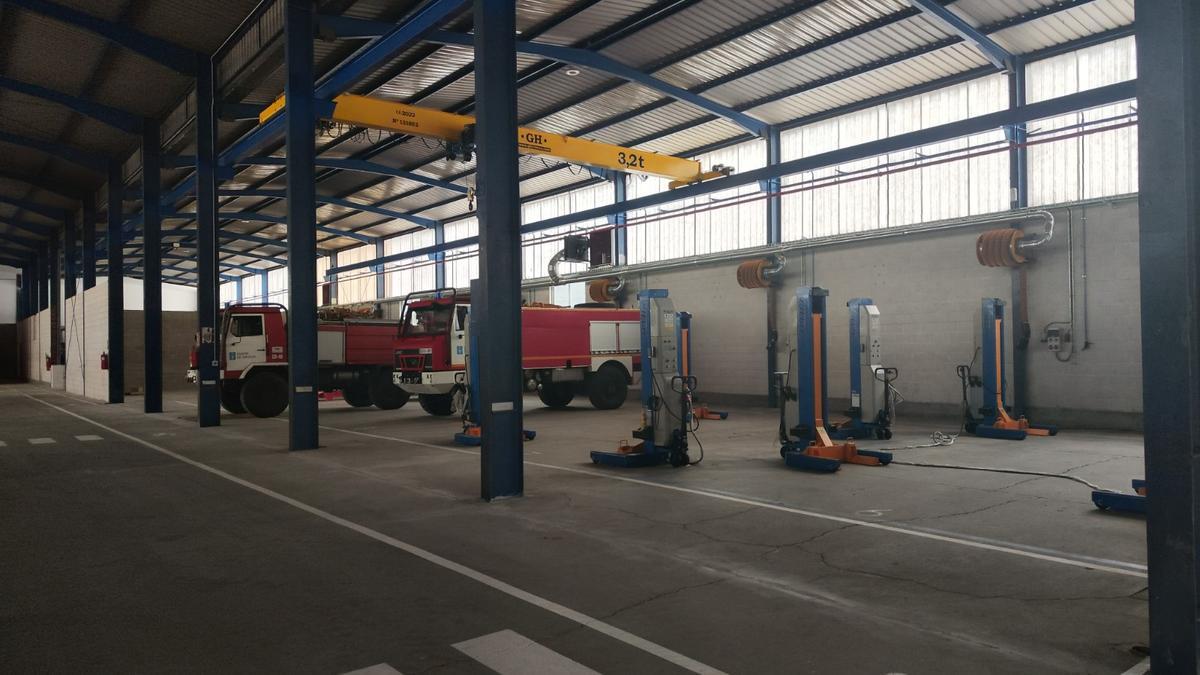 Dependencias del centro logístico y taller mecanizado centralizado habilitado en la localidad de Botos, en el municipio de Lalín
