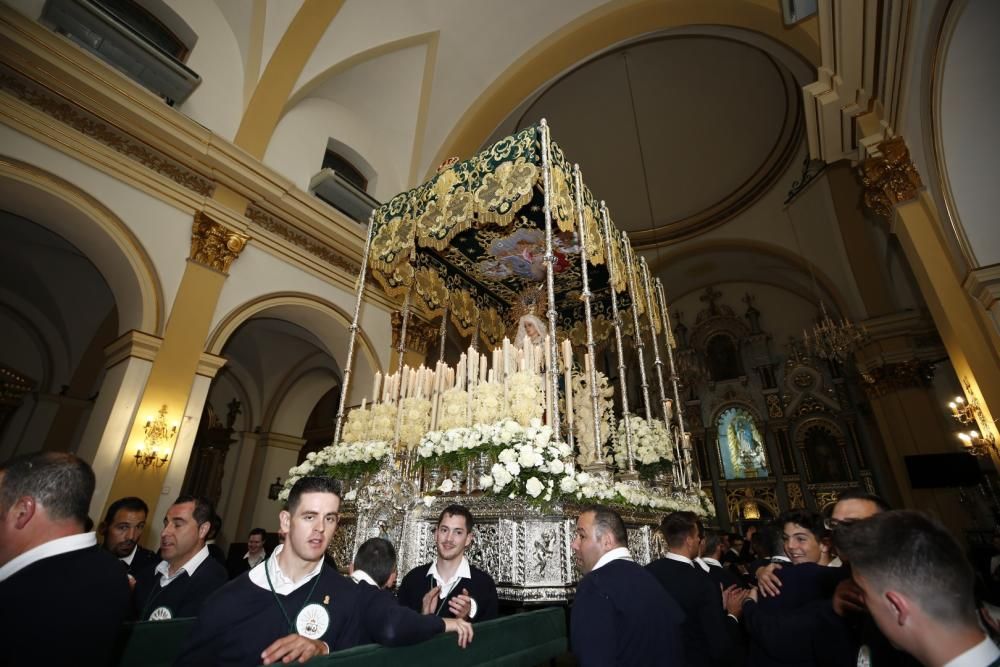 Domingo de Ramos: Procesión de Las Mantillas en Torrevieja con Nuestra Señora de La Esperanza y de La Paz