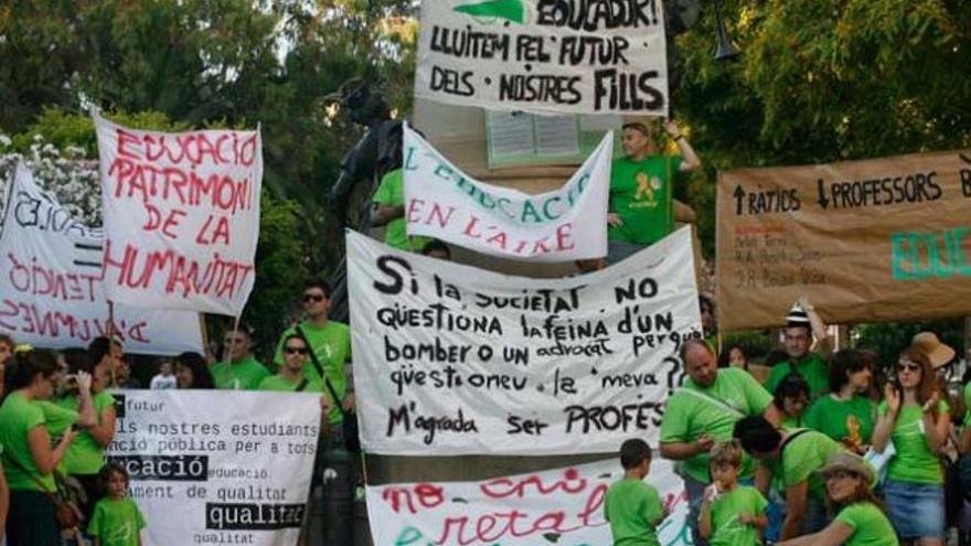 Ultima manifestación de la comunidad educativa en Vara de Rey.