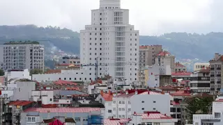 Un acusado de agresión sexual en Vigo dice que paró cuando ella se lo pidió y la mujer considera que superó los límites