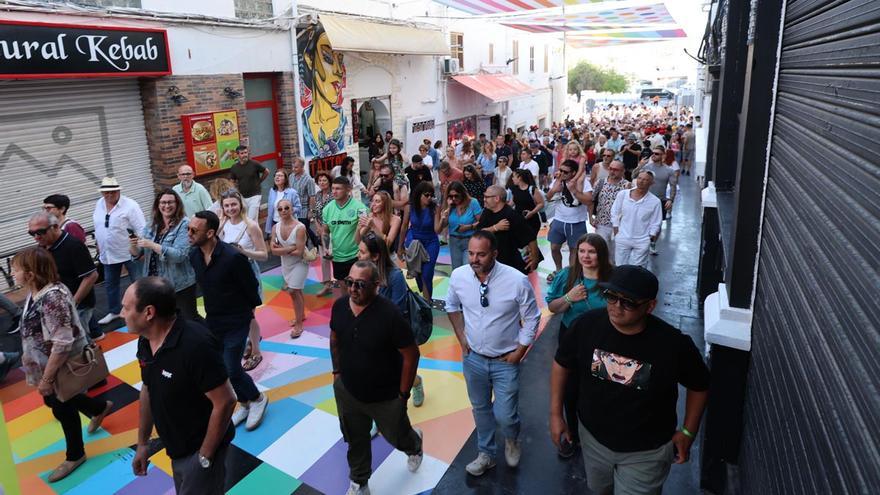 Galería: Todas las imágenes de la inauguración del mural de Okuda en Sant Antoni
