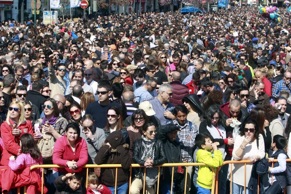 Búscate en la mascletà del 13 de marzo