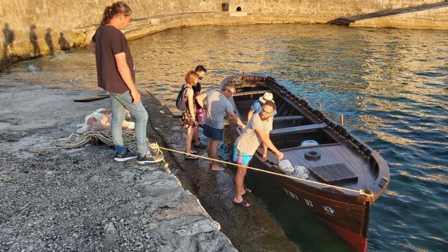 Os Galos apoya al club de remo y exige una solución duradera para la rampa de Pescadoira