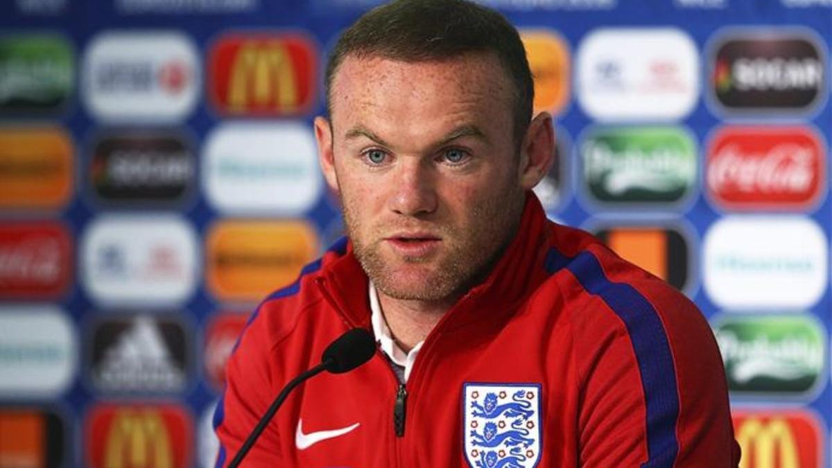 Rooney no se confía con Islandia