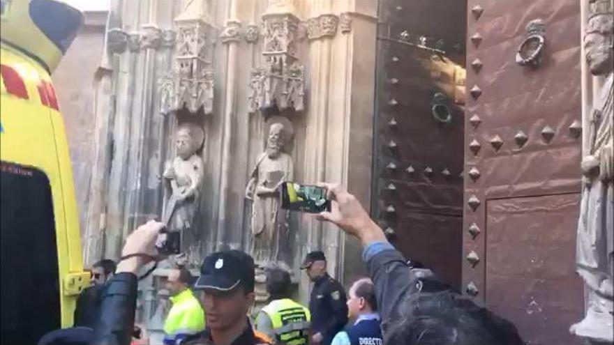 El hombre que amenazaba con saltar al vacío abandona la Catedral