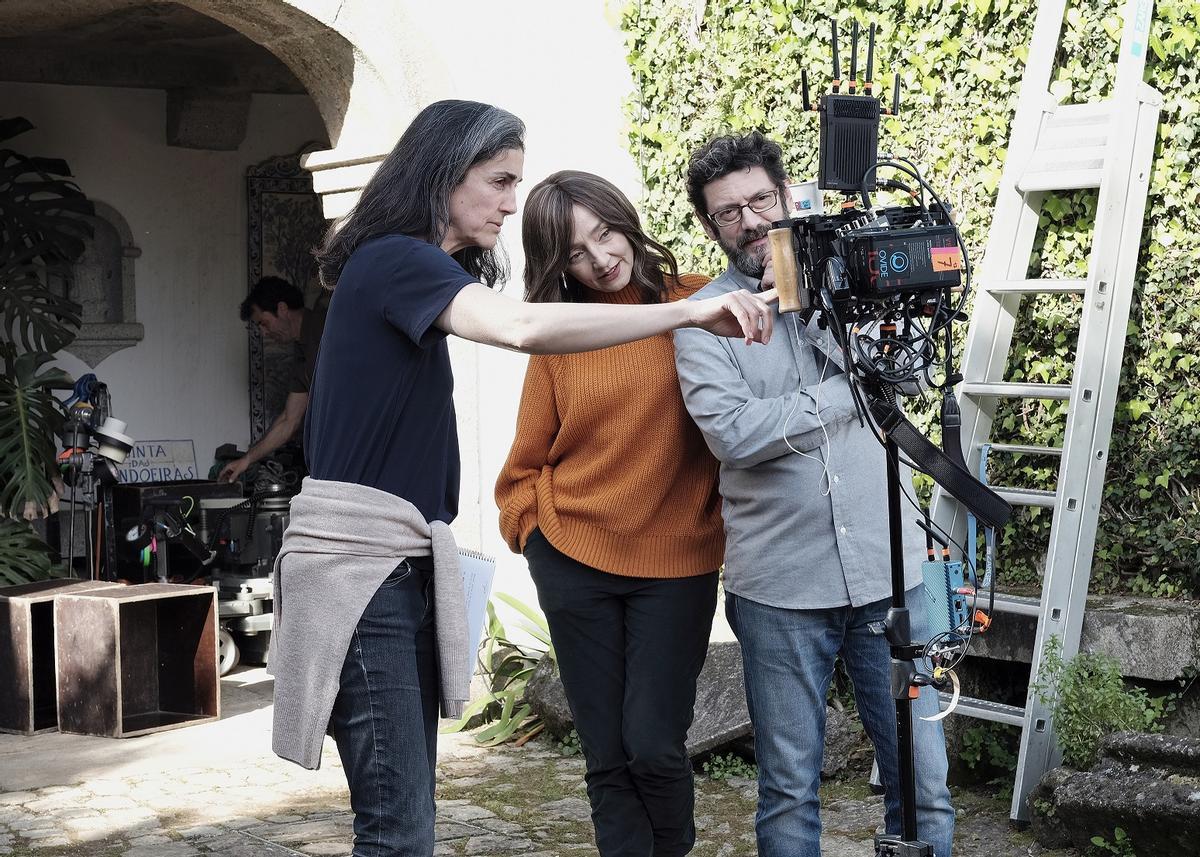 Avelina Prat, durante el rodaje con María de Medeiros y Manolo Solo.