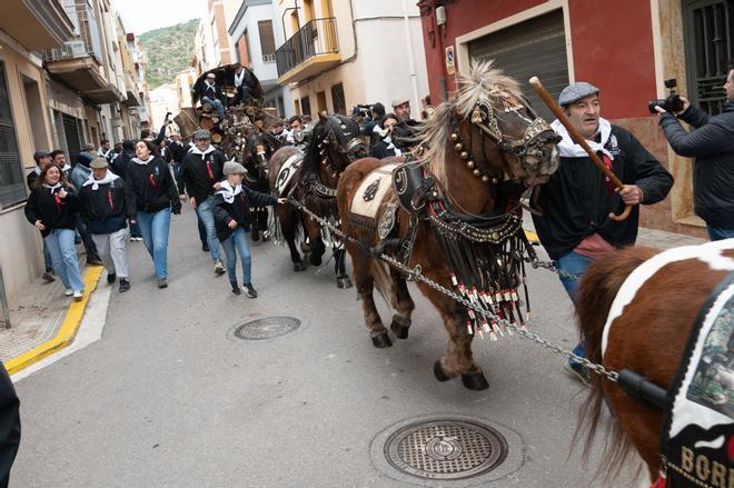 Galería de fotos de la 'pujà del Raval' de Sant Antoni en Borriol