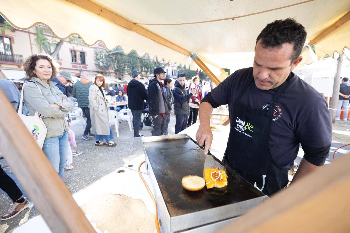 Todas las imágenes del concurso de tortilla de patata 'vermella' de Ibiza