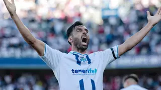 Se queda: Enric Gallego baja al barro de la Primera Federación y seguirá en el Tenerife