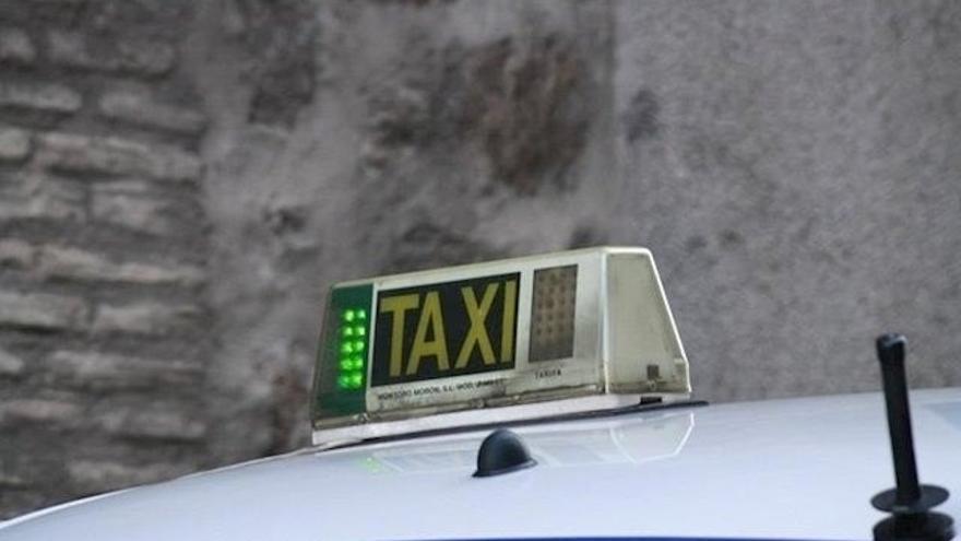 Archivo - Imagen de un taxi.