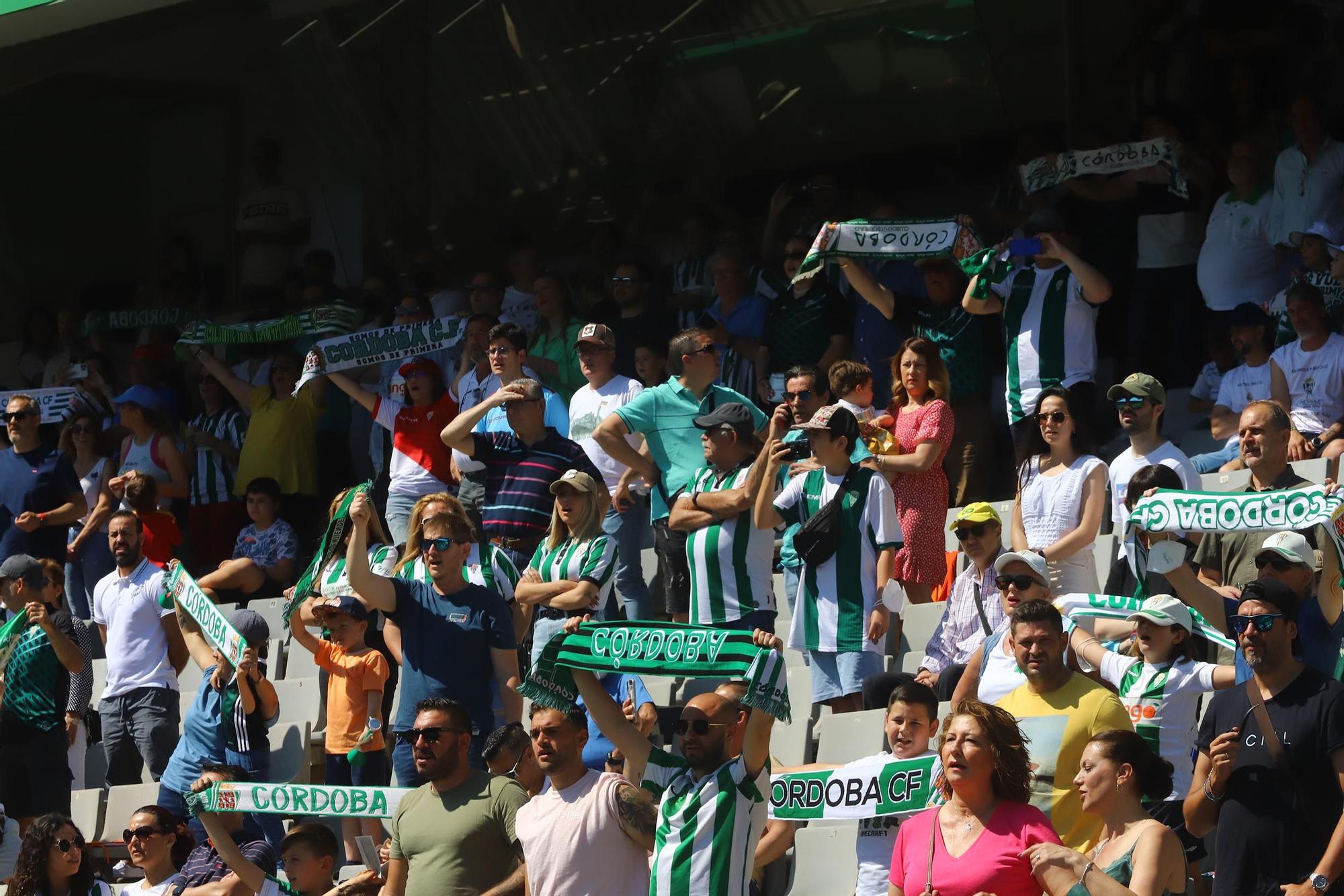 Las imágenes de los aficionados en el Córdoba CF-AD Ceuta CF