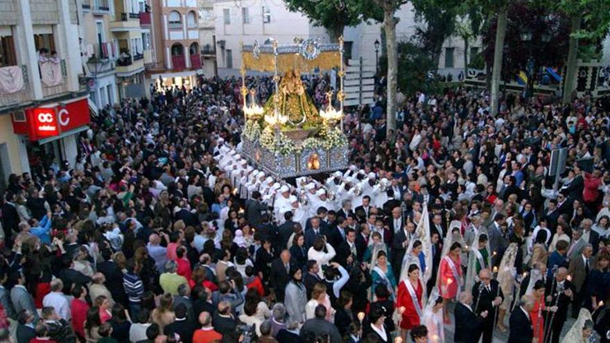 Multitudinaria procesión de la Virgen de Araceli