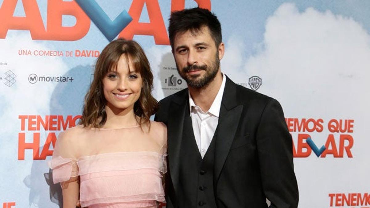 Michelle Jenner y Hugo Silva, en la première de 'Tenemos que hablar' en Madrid