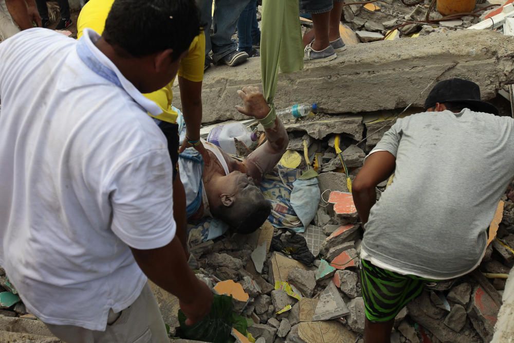 Un terremoto de 7,8 grados ha causado decenas de muertos en Ecuador.