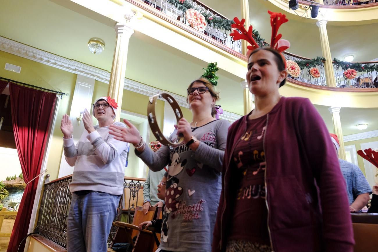 La magia de la Navidad llena de ilusión el teatro Consistorial de Gáldar