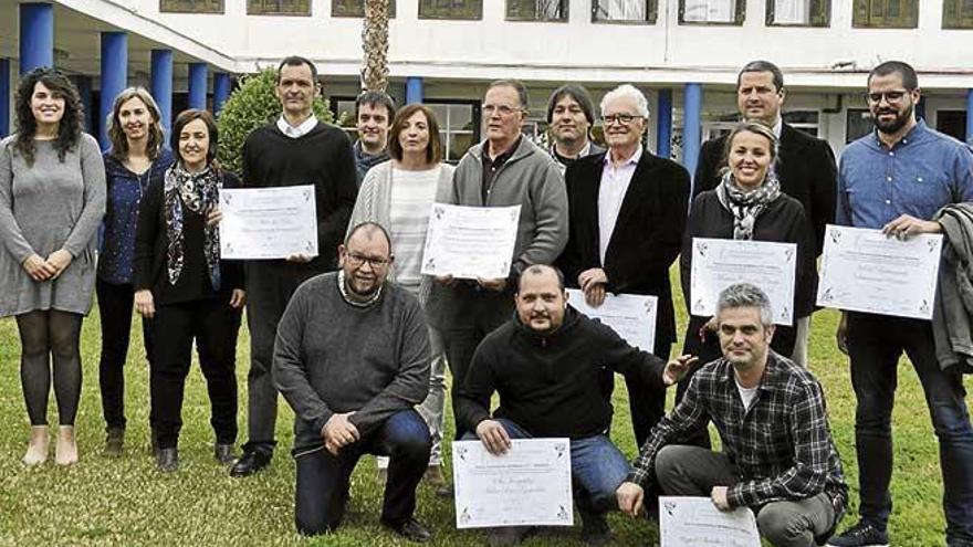 Foto de familia de los galardonados en los Premis Gastronòmics.