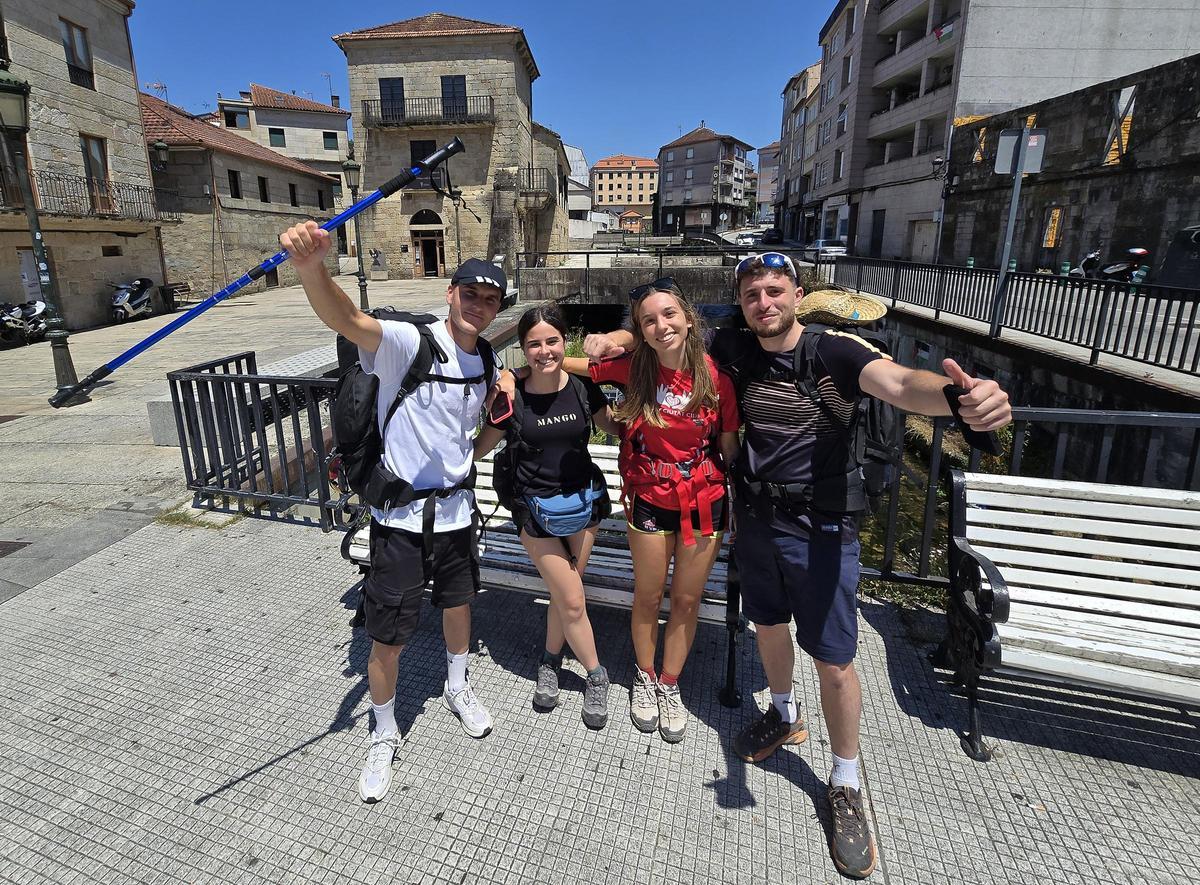 Peregrinos del Camino de Santiago Portugués de la Costa