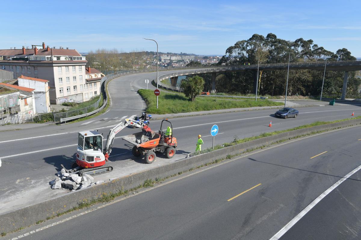 La Xunta inicia las tareas para derribar la infraestructura como parte del nuevo plan de accesos al Hospital de A Coruña La Xunta inicia las tareas para derribar la infraestructura como parte del nuevo plan de accesos al Hospital de A Coruña
