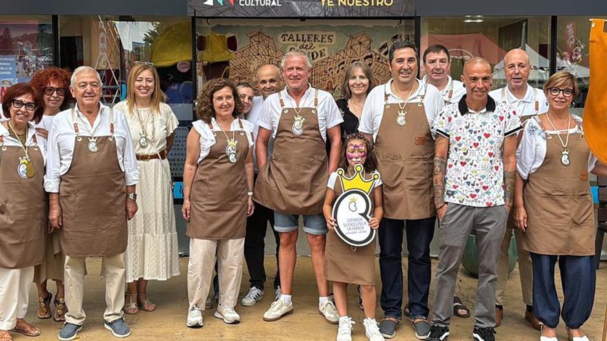 La Cofradía "Su Excelencia, la Fabada" llega a los 55 miembros en la Feria