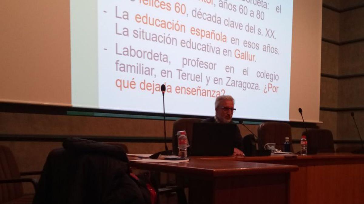 El gallurano Ángel Lorente ha investigado sobre la figura de Labordeta. | ISABEL SAUCO