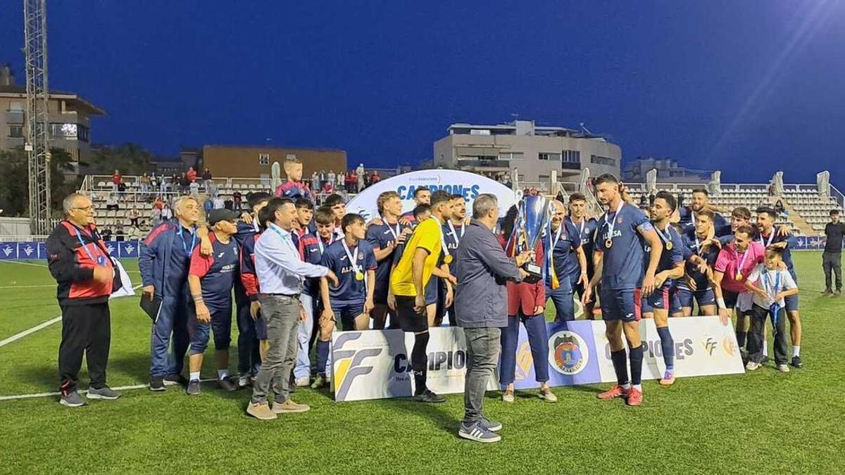 La UE Tavernes, flamante campeón de La Nostra Copa 2025-2026