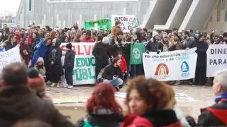 Segundo día de huelga educativa en Aragón: "Hay plazas libres en la pública, no hace falta concertar"
