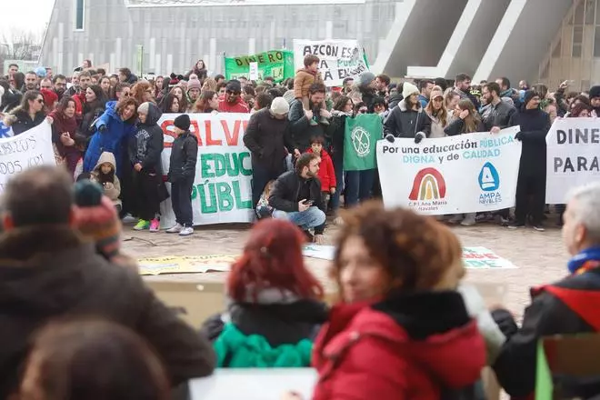 Segundo día de la huelga educativa en Aragón.