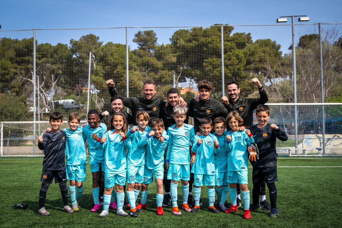 El Sub 9 B del Barça, primer equipo del fútbol base del Barça que se proclama campeón