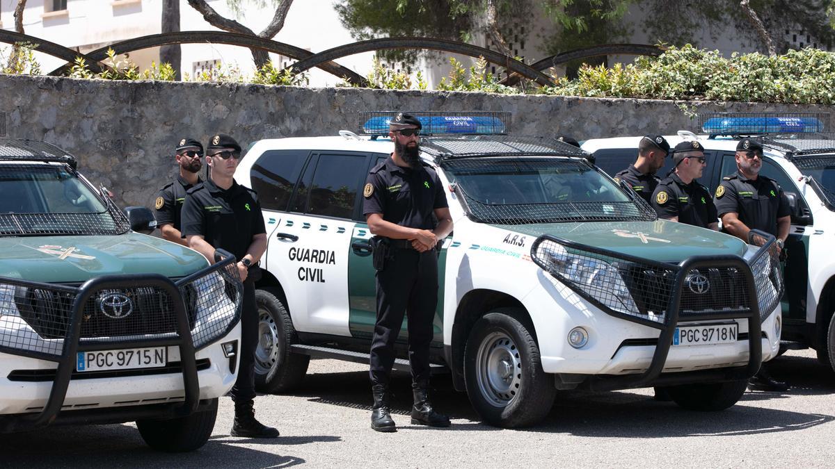 Agentes de la Guardia Civil en Ibiza, en una imagen de archivo