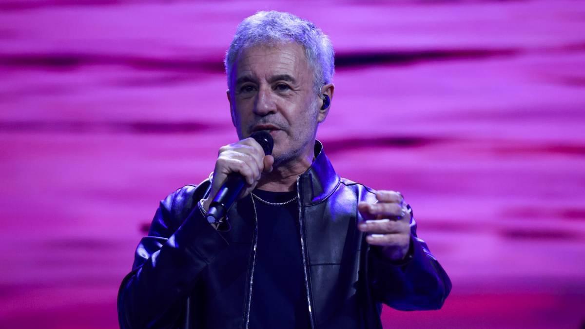 Así fueron los primeros pasos de Sergio Dalma en un escencario, cuando todavía estaba en el colegio.