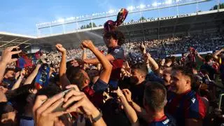 El Levante UD vuelve a Primera con épica