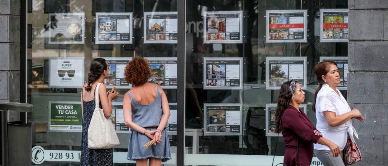 Las subidas de los tipos frenan la compraventa de viviendas en Canarias