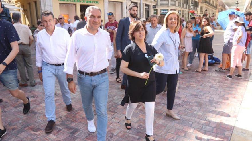 Elías Bendodo, Juanma Moreno y Antonio Sanz acompañan a Sáenz de Santamaría en Málaga.