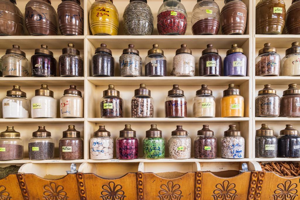 Compras de especias en Luxor, Egipto