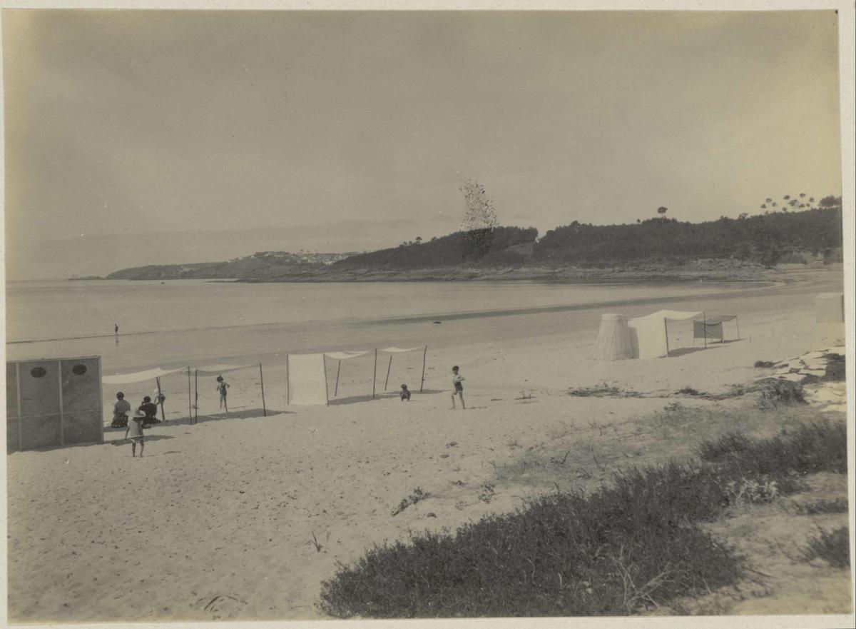 Vista general de la playa de Silgar, entre los años 1929 -1936.