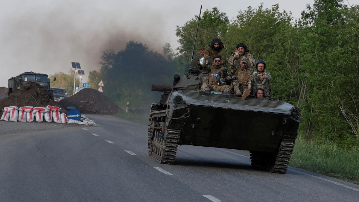 Soldados ucranianos en un blindado en la región de Donetsk.