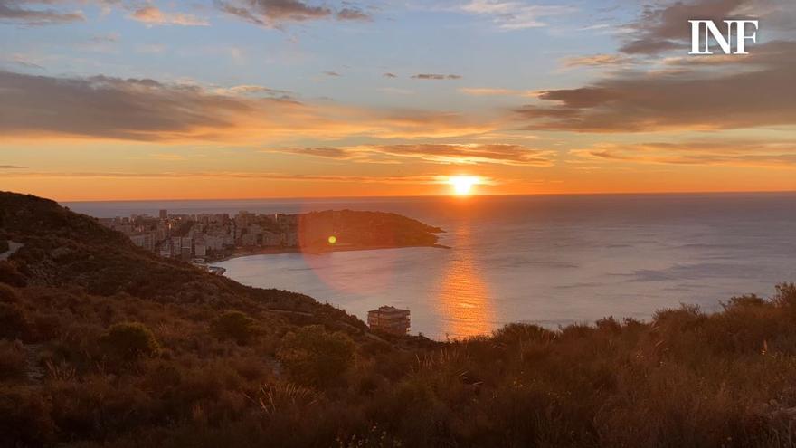 Así es el amanecer en la Serra Grossa con vista al Cabo de la Huerta