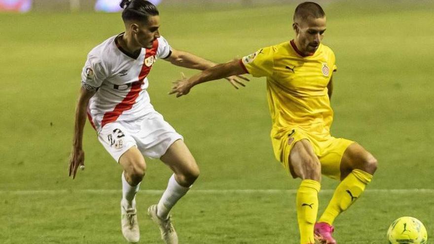 Enric Franquesa celebra su gol contra el Rayo Vallecano.