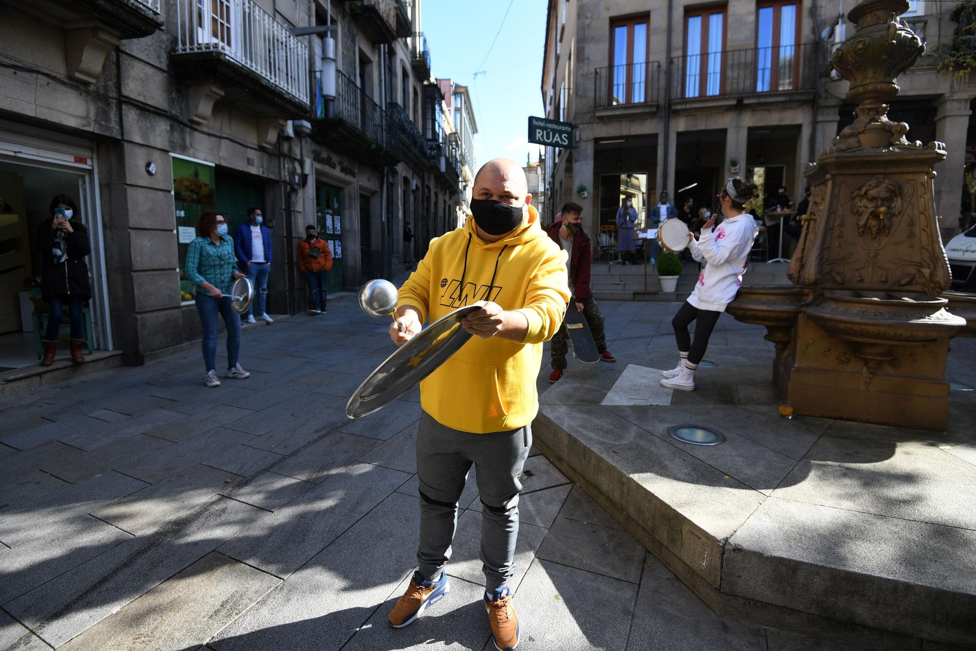 Sonora cacerolada de la hostelería contra las restricciones que ahogan al sector