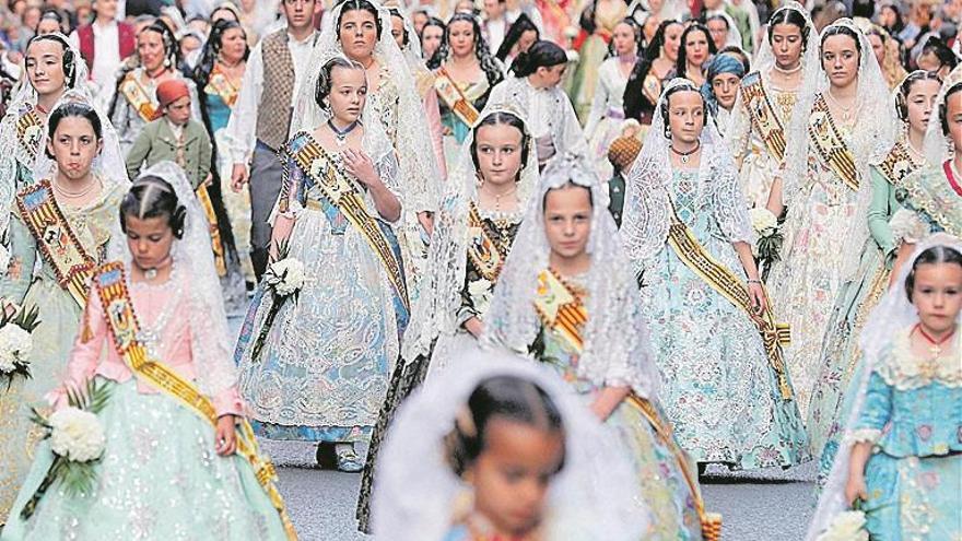 La ‘Geperudeta’ desvela el diseño de su manto de flores