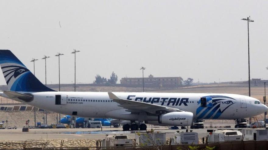 El espectro de un atentado planea sobre la desaparición del avión de EgyptAir en el mar Egeo